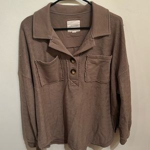 American Eagle pullover